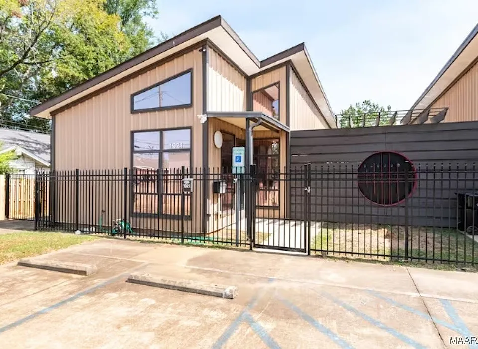 d8e5fd6eac5c1afe0e55704779b9ea51-cc_ft_960