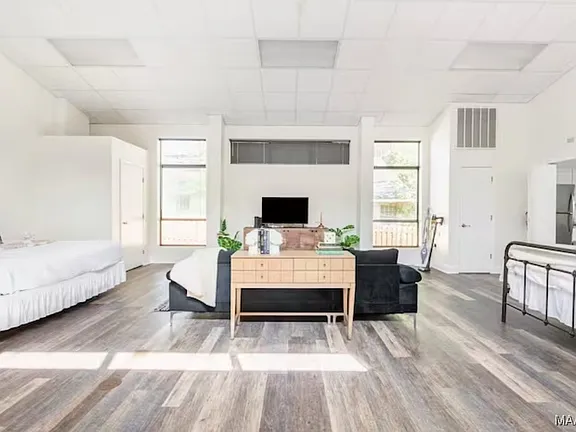 d9faed170f93eb2979e39626d5e07b11-cc_ft_576