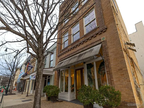 e045e8041043c68bcb6087cb5af46feb-cc_ft_576