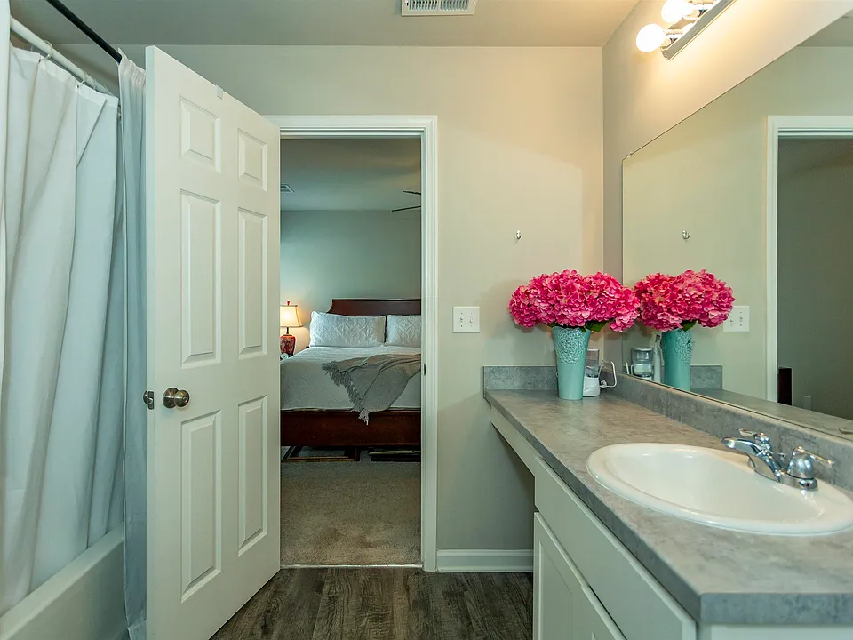 e3c547b96cd73d080542e4128cd18022-cc_ft_960