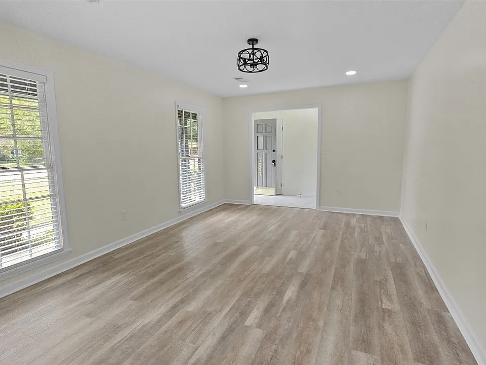 e4f64195e5d929ab629889d85067d924-cc_ft_960