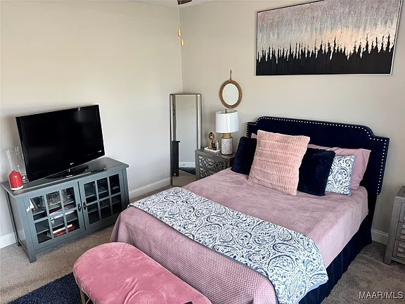 e98bfb17535f63059c62b3ba8dbc75d2-cc_ft_576