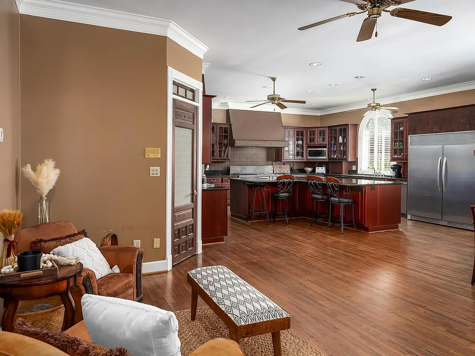 ed0e25cf2f46bbf0f4a32e78a800d4d9-cc_ft_960