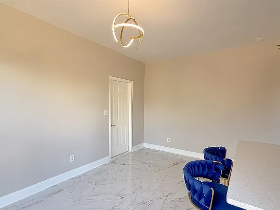 f090fda56bc0f31b42616cd9642988d2-cc_ft_576