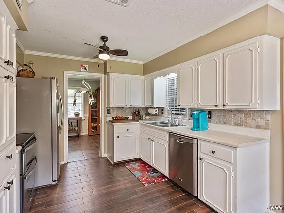 f33eaaeebdc3ea96fc3d140eff56ad20-cc_ft_576