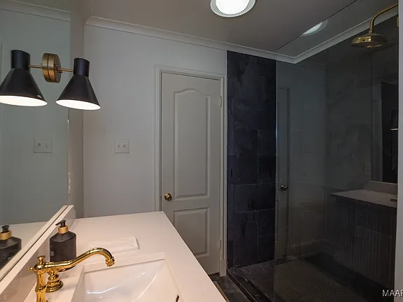 f5aa9b88131d7bf3833c44dffe9cf9f7-cc_ft_576